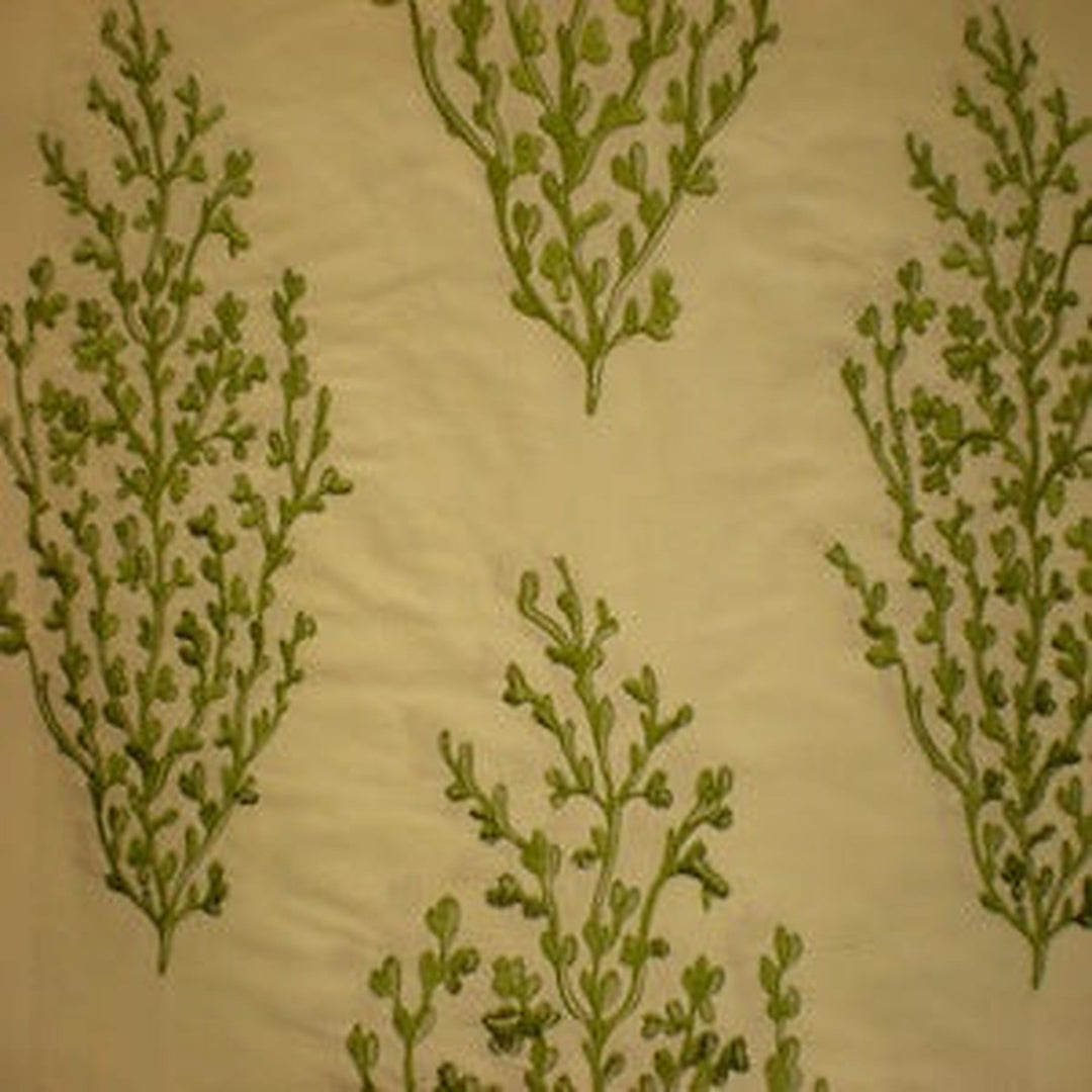 Wynessa Floral Embroidered Silk Fabric in White/Black
