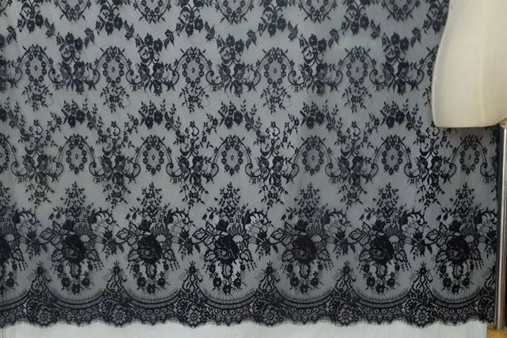 3 YARDS / Celestia Elegant Eyelash Lace