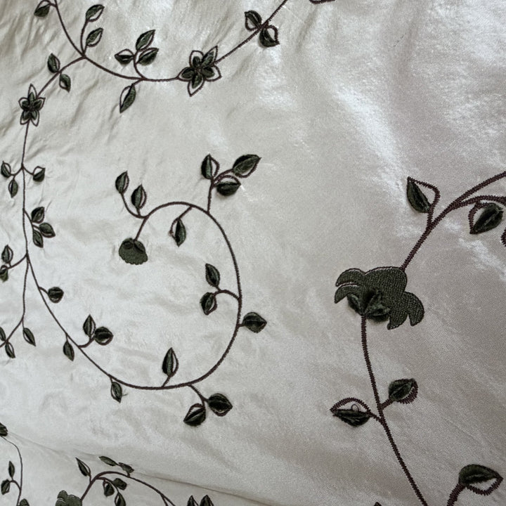Zarelle Floral Swirl Velvet Embroidered Silk Fabric in Putty