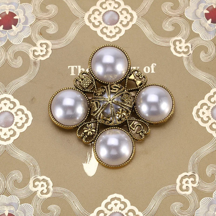 Altin Novelty Brooch