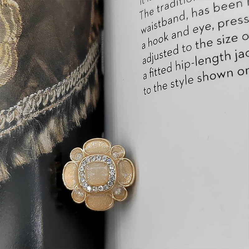 Axinoe 18/22MM Resin Button - 6 PC