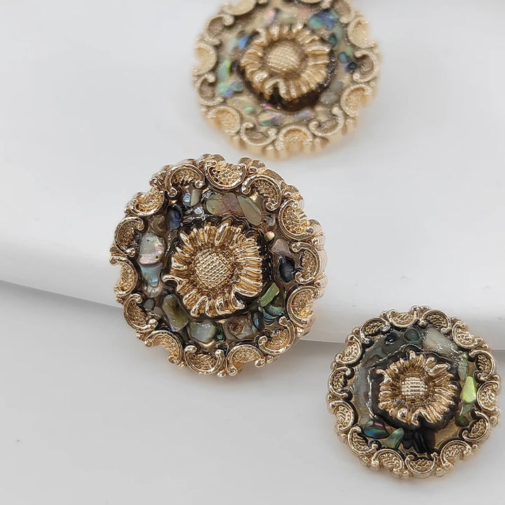 Martinia 18/24MM Vintage Gold Fashion Design Buttons - 6 PC