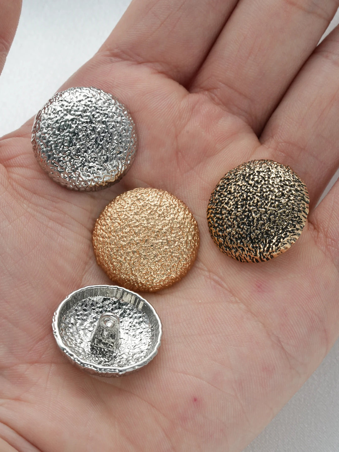 10 PC / Rosni Metal Buttons