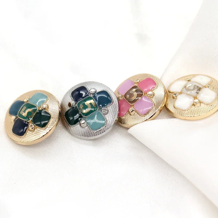 5 PC / Skoae Metal Buttons