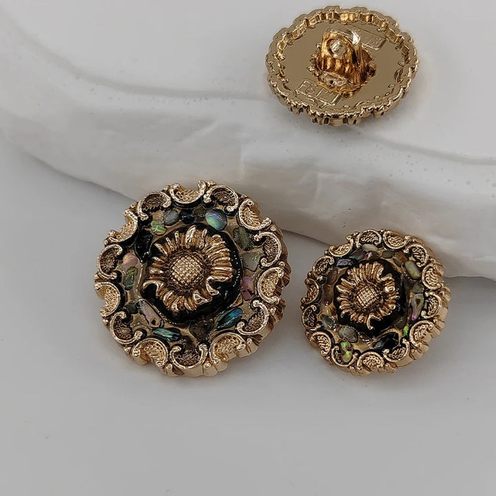 Martinia 18/24MM Vintage Gold Fashion Design Buttons - 6 PC