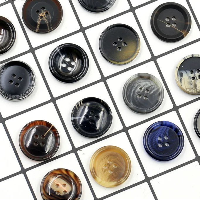 10 PC / Daniela Resin Buttons