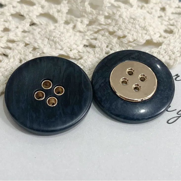 6 PC / Mya Resin Buttons