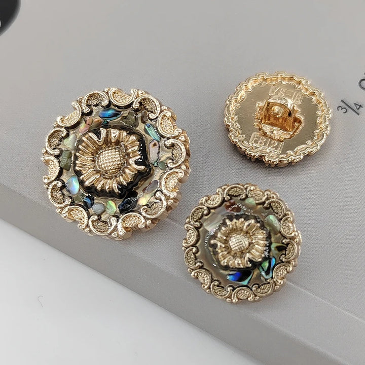 Martinia 18/24MM Vintage Gold Fashion Design Buttons - 6 PC