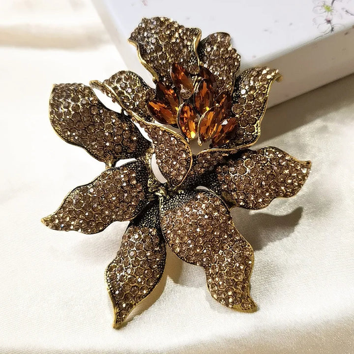 Mert Lace Brooch