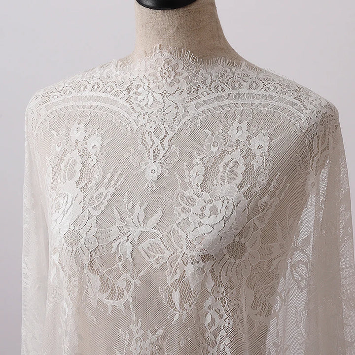 3 YARDS / Celestia Elegant Eyelash Lace