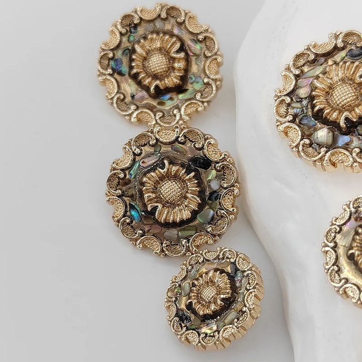 Martinia 18/24MM Vintage Gold Fashion Design Buttons - 6 PC