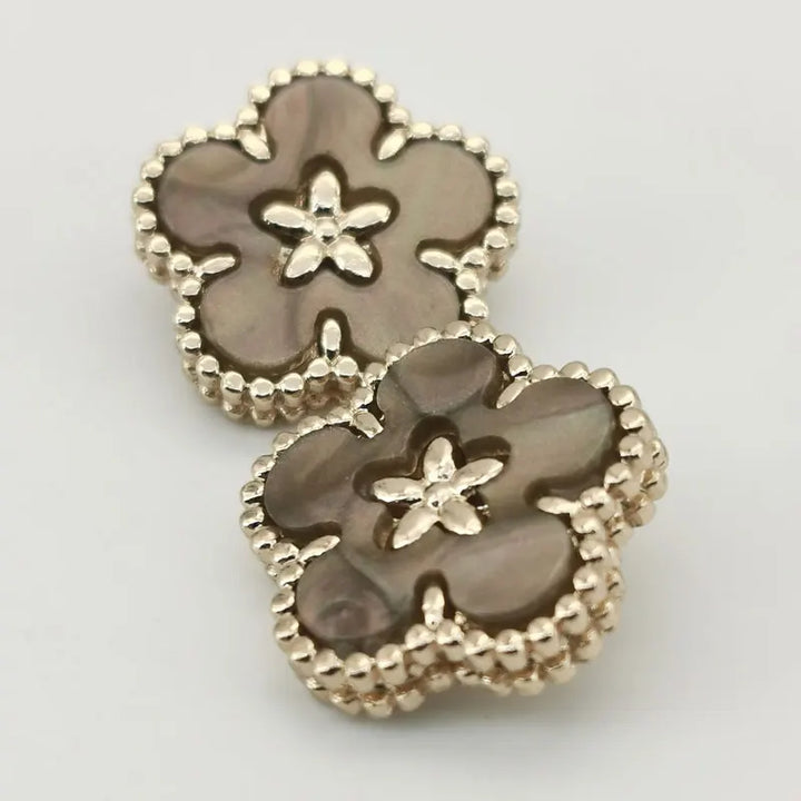 10 PC / Rylee Shell Pearl Buttons