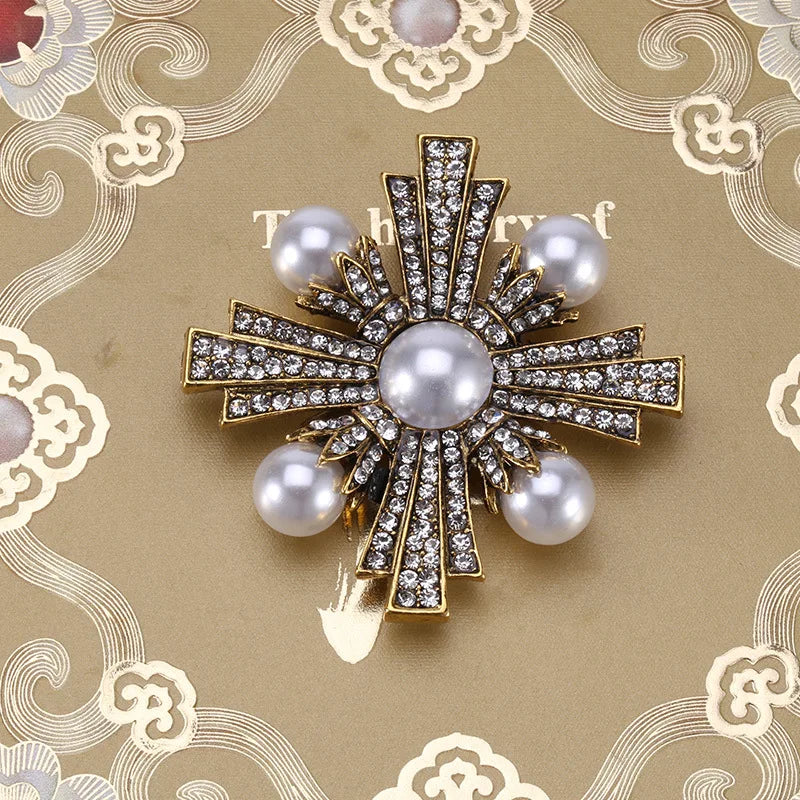 Altin Novelty Brooch