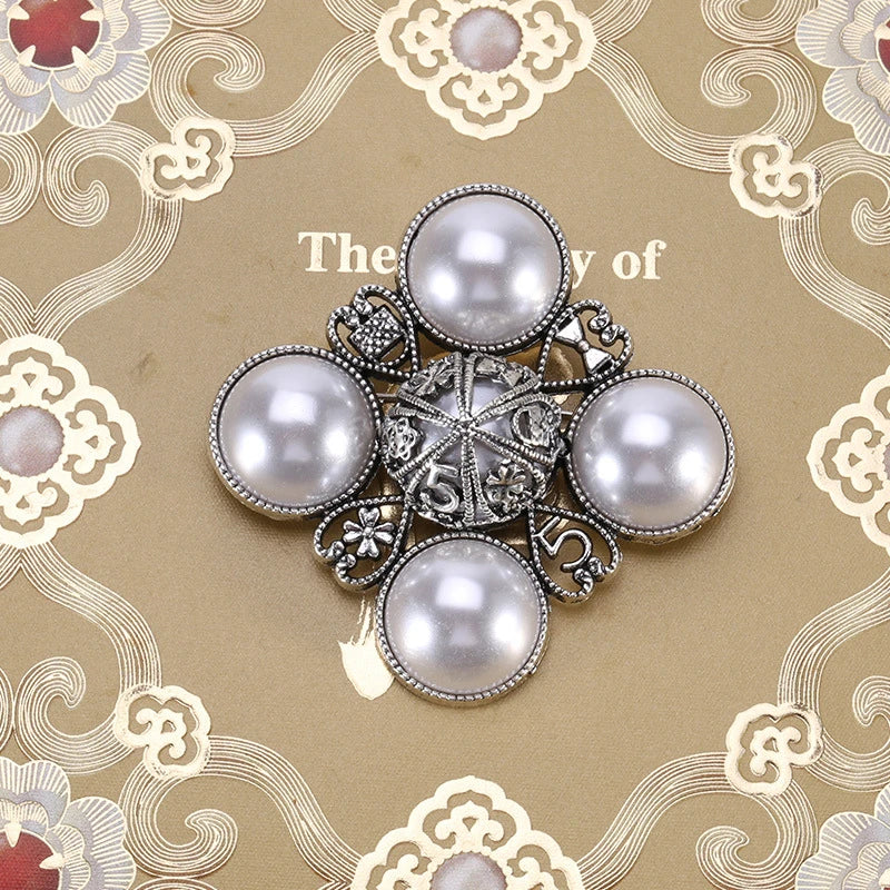 Altin Novelty Brooch