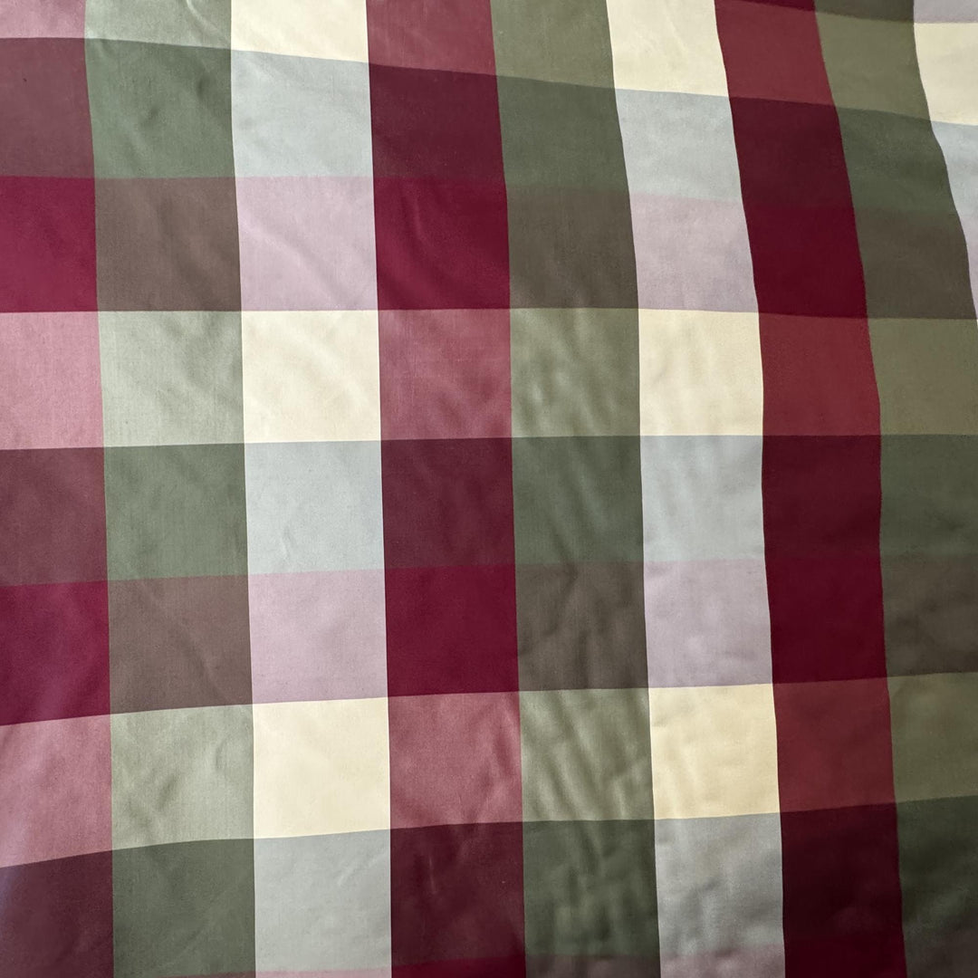 Wesvanne Striped Square Silk Fabric in Holly