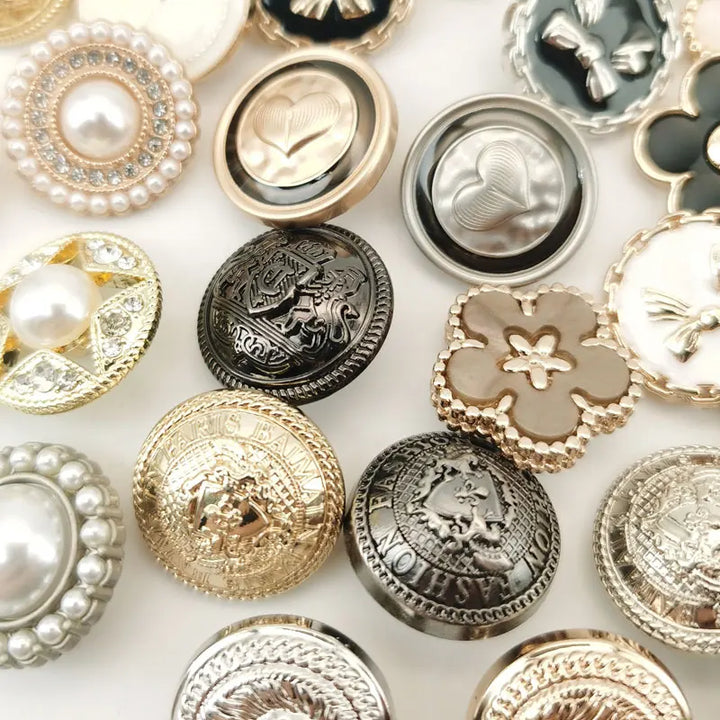 10 PC / Rylee Shell Pearl Buttons