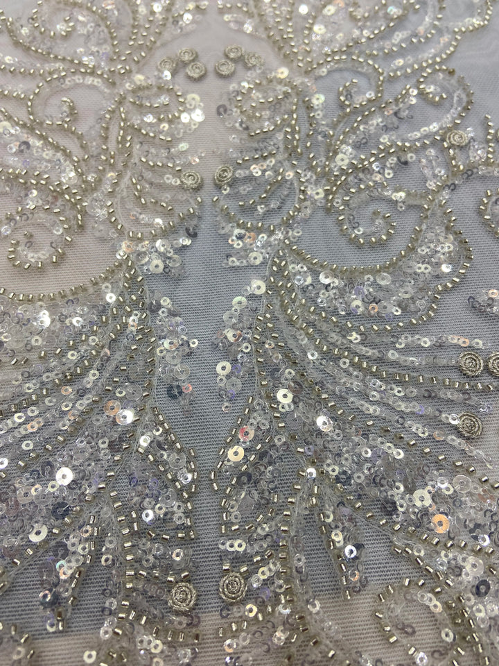 Tessuto per abito in pizzo a rete in tulle con paillettes e perline Breanda Regal da 5 YARDS