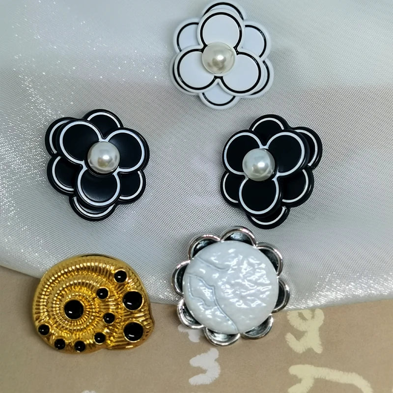 Faheao Camellia Flower Resin Button - 6 PC