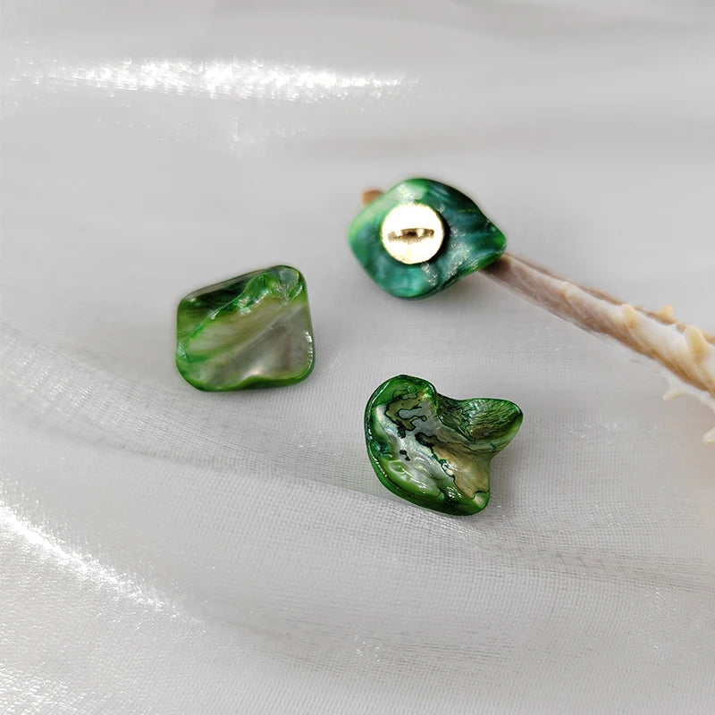 Moex 16MM Irregular Shape Resin Button - 10 PC