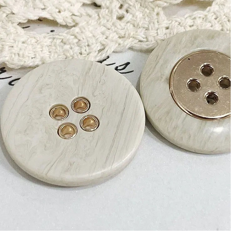 6 PC / Mya Resin Buttons