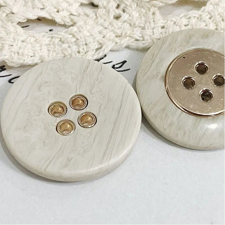 6 PC / Mya Resin Buttons