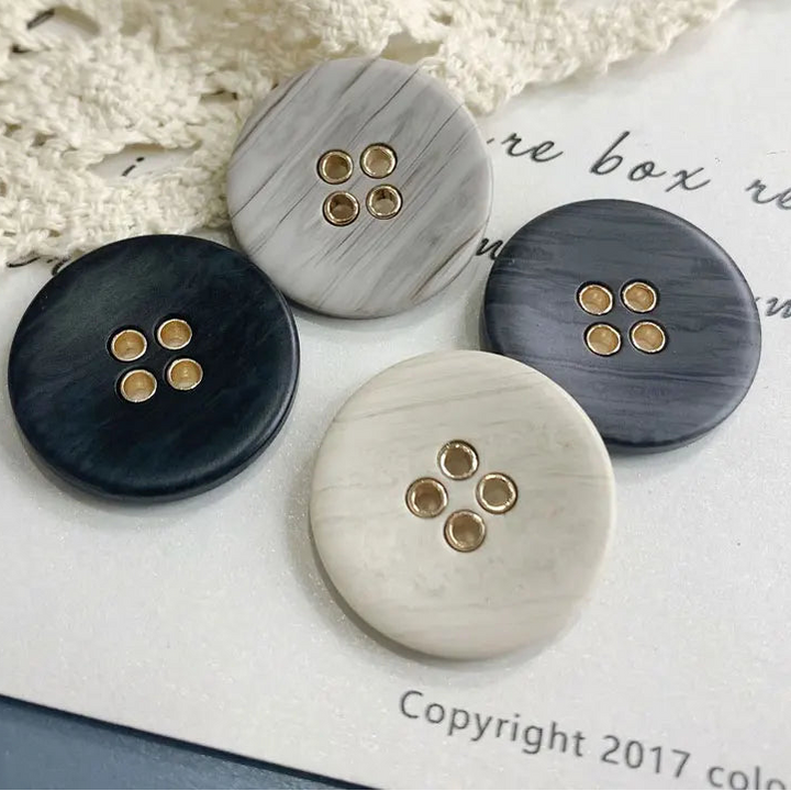 6 PC / Mya Resin Buttons