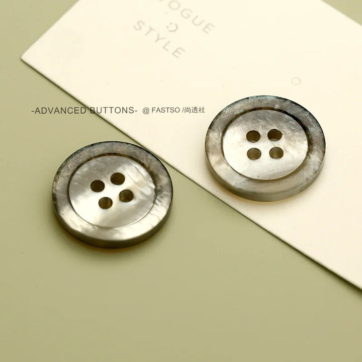 10 PC / Axioa Resin Buttons