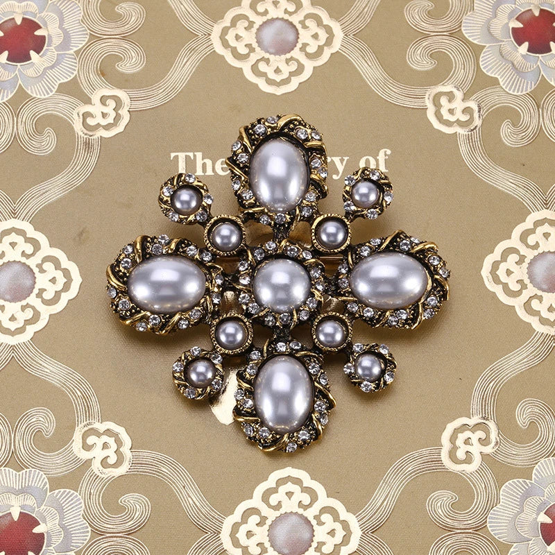 Altin Novelty Brooch