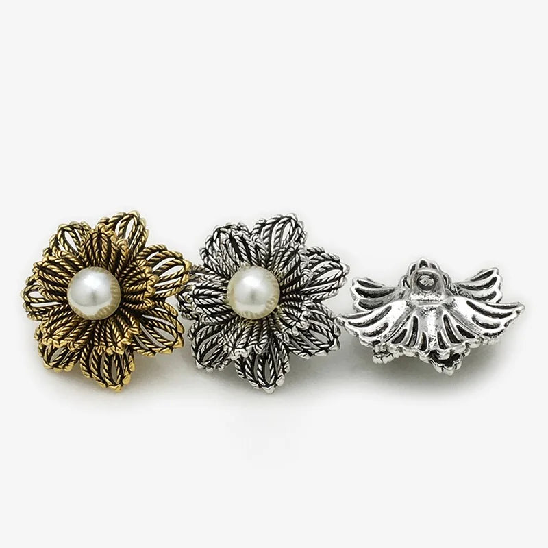 6 PC / Xialo Metal Buttons