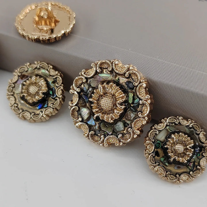Martinia 18/24MM Vintage Gold Fashion Design Buttons - 6 PC