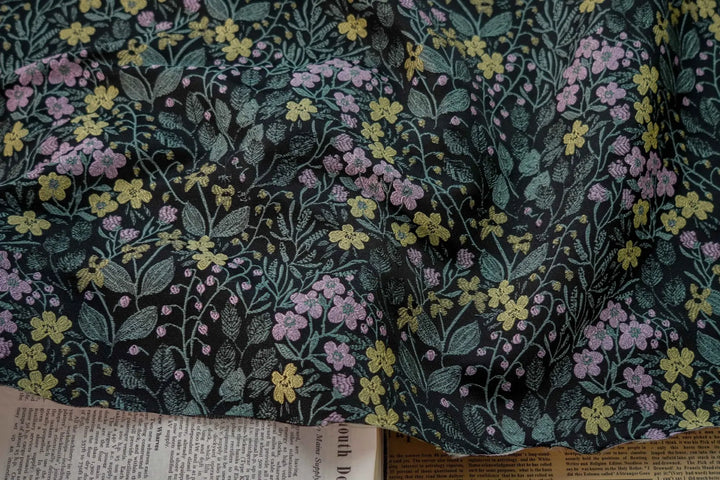 Relay Contrasting Floral Yarn Dyed Jacquard Fabric