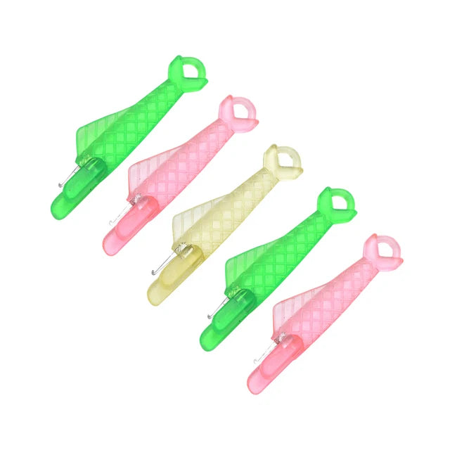 5 PC / Mini Fish Shaped Needle Threader Hook