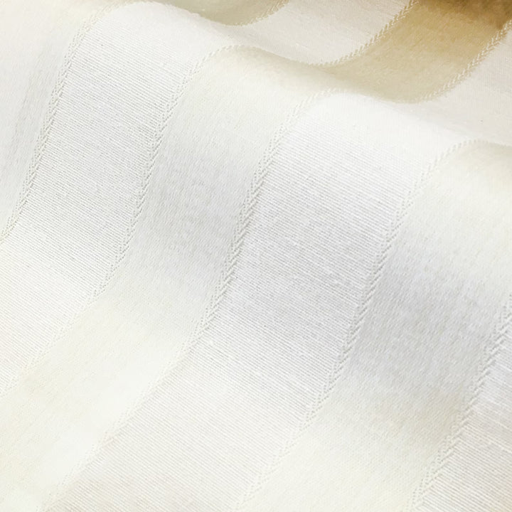 Tessuto jacquard a righe tono su tono beige avorio ECO da 108 pollici