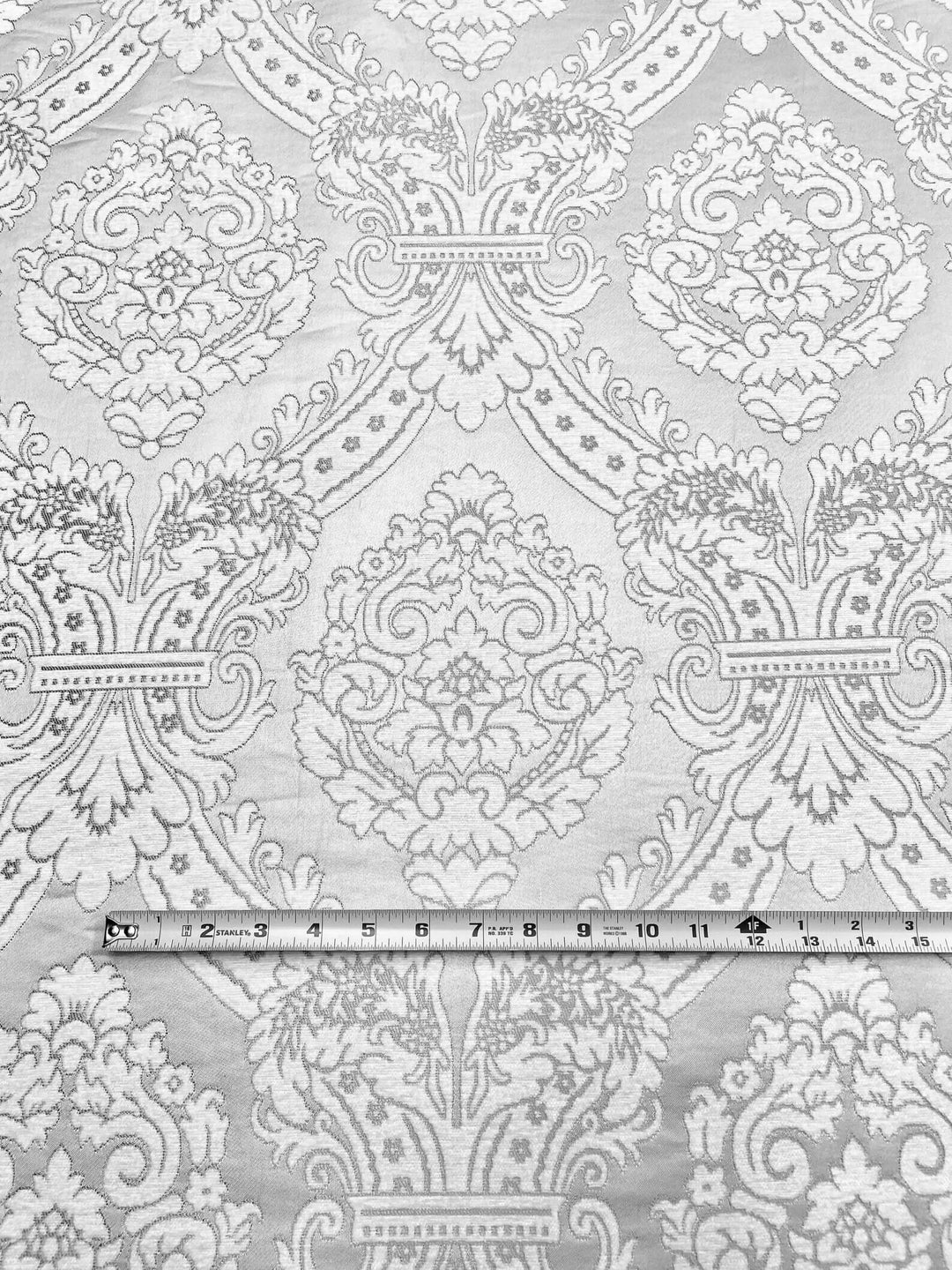 110" TENOR Hunter Green Classic Contrasting Damask Velvet Fabric