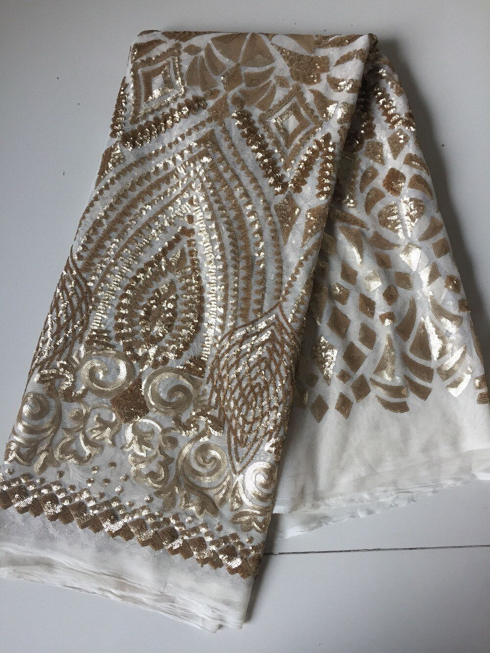 Tessuto per abiti da festa di nozze in pizzo ricamato con perline color oro beige da 5 metri/Sirine Regal